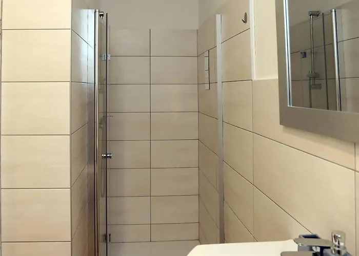 Dj - Center Apartment