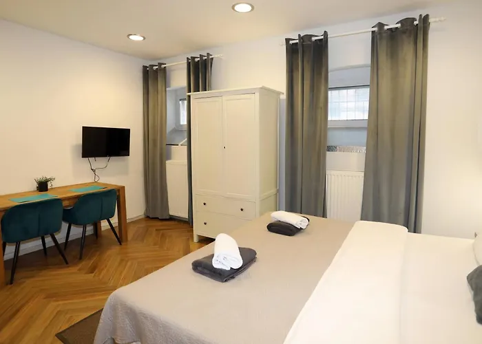 Dj - Center * Пула