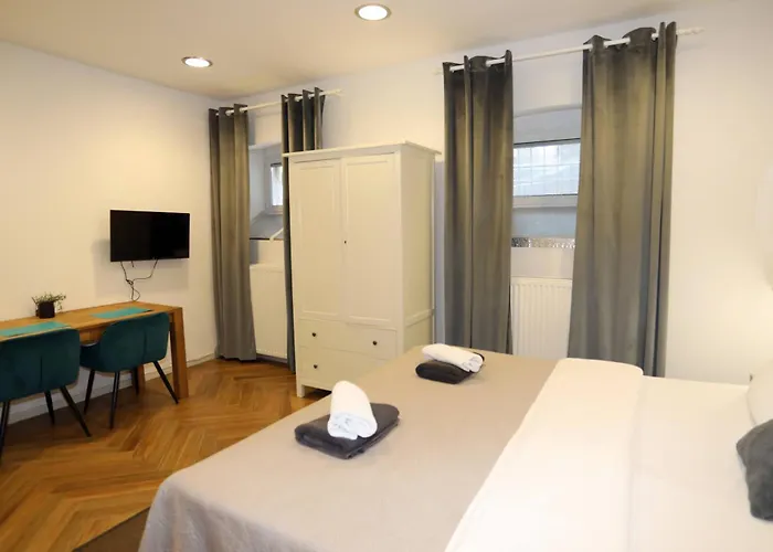 Dj - Center * Пула